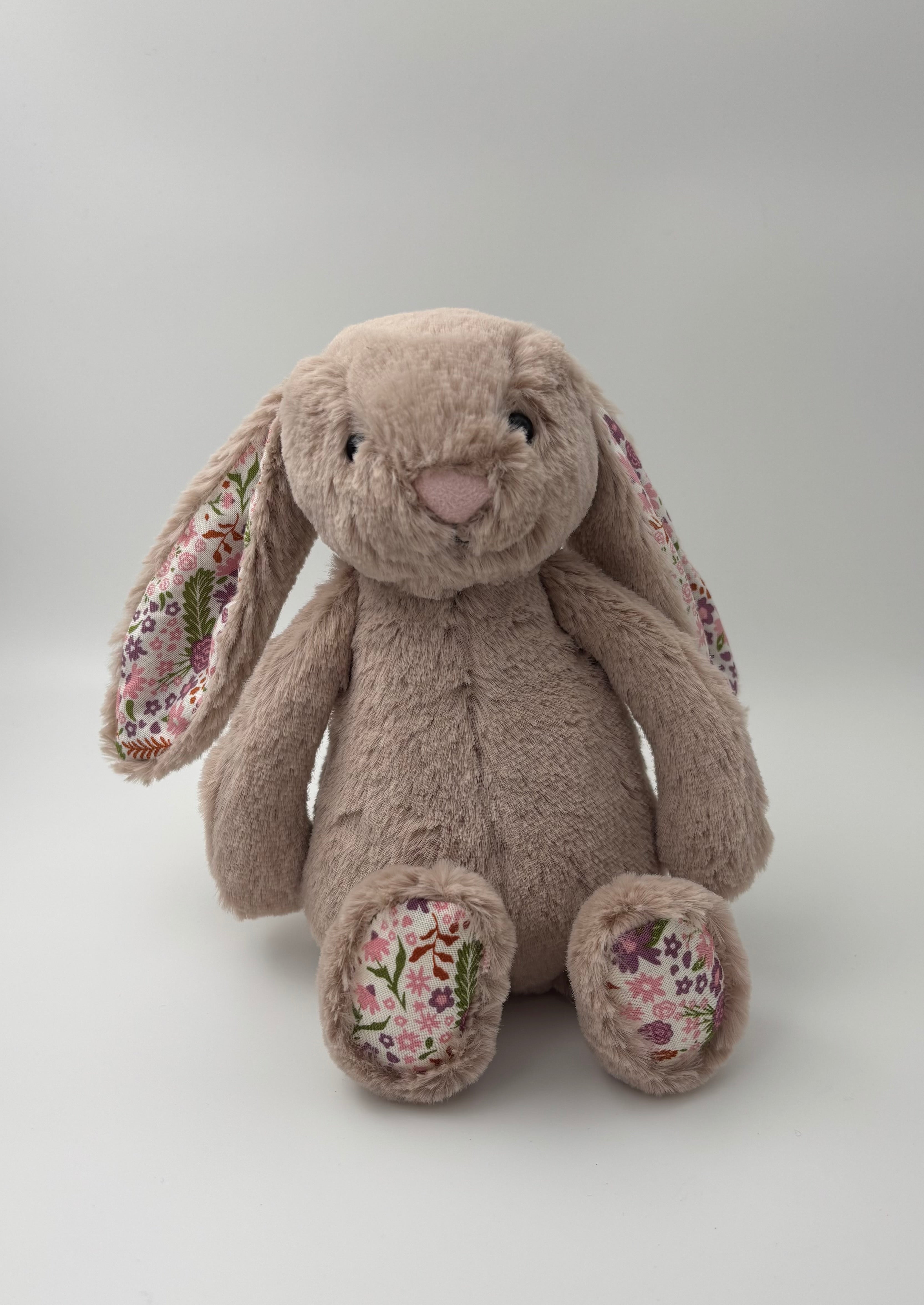 Jellycat Blossom Beige Bunny ”Petal” koko s
