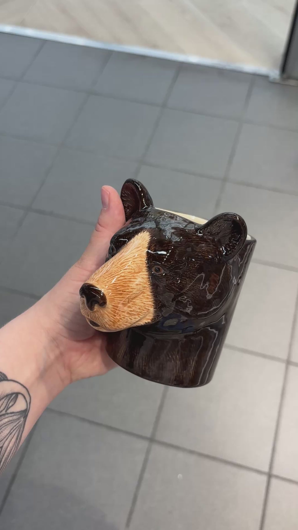 Quail Ceramics - Mustakarhukynäpurkki